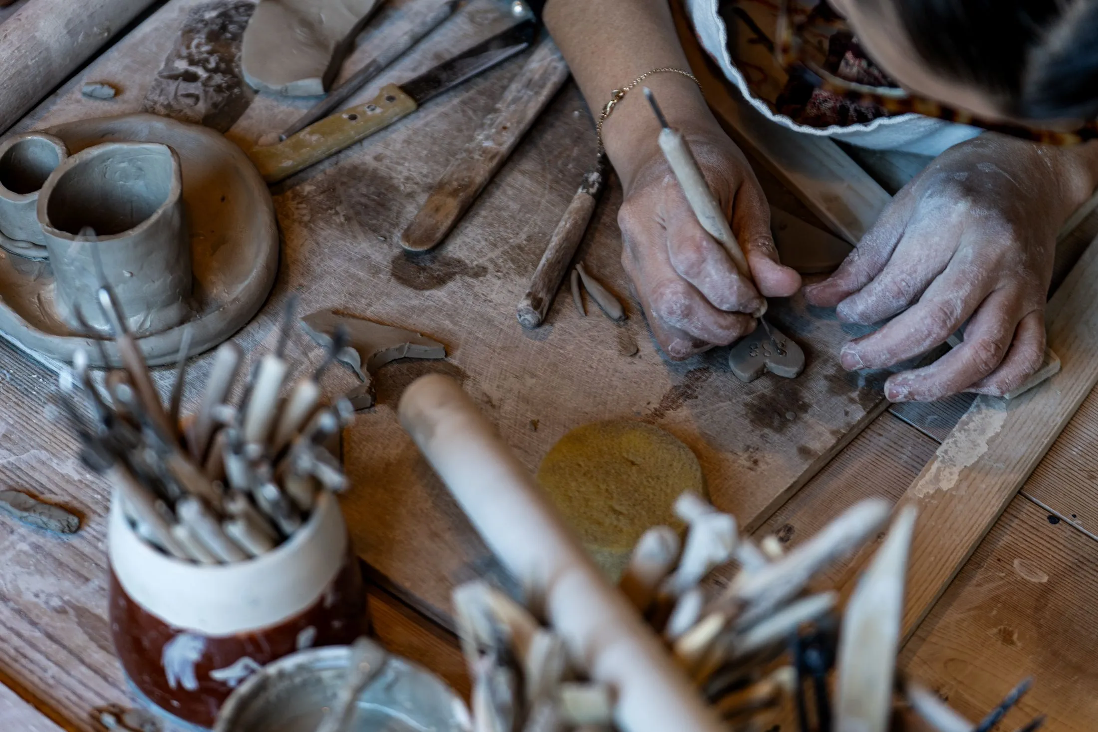 Atelier By Lo: Landing page with online booking, plus a full photo set.